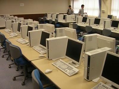 Ｂ棟（コンピュータ室）