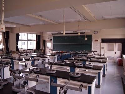 Ｃ棟（物理室）